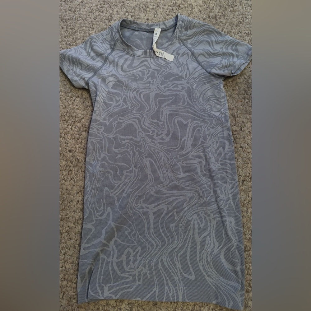 Lululemon top size 2